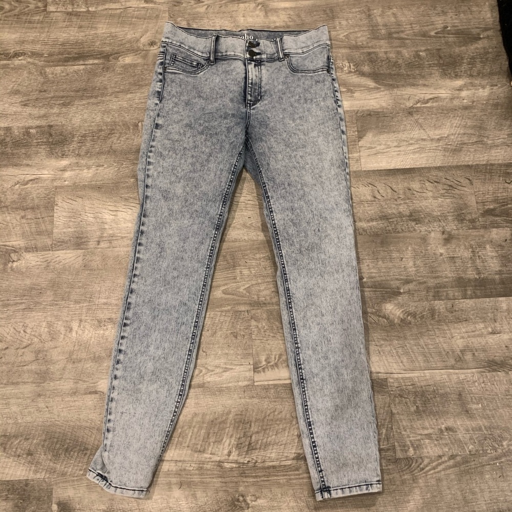 Light blue high waisted jeans